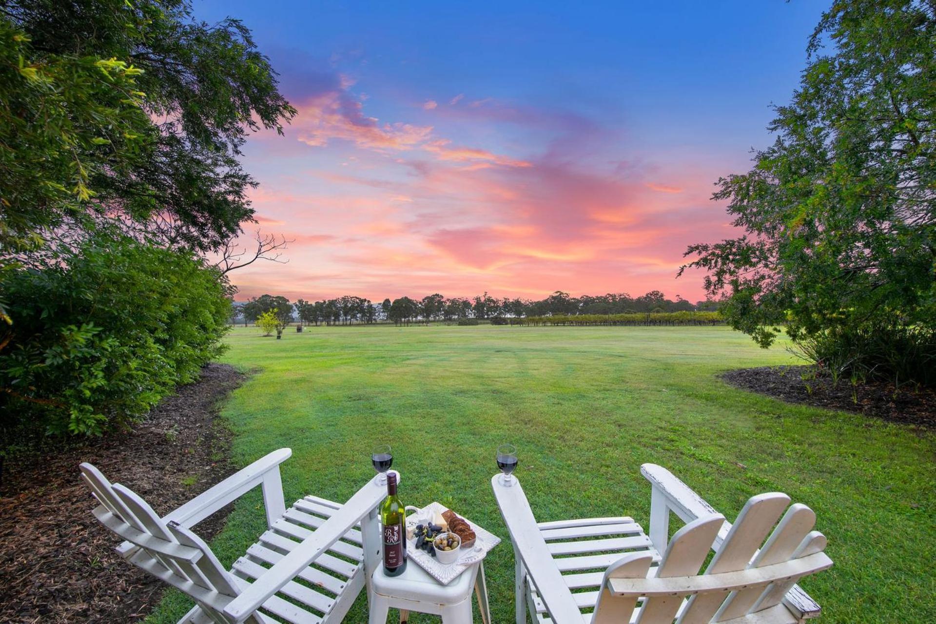 Bracken Ridge Vineyard The Entire Estate Rothbury Exterior foto